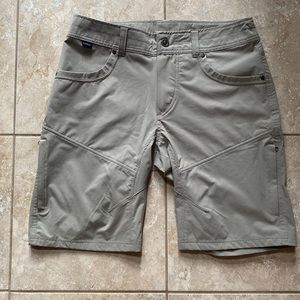 Men’s Kühl Silencr Kargo shorts size 32